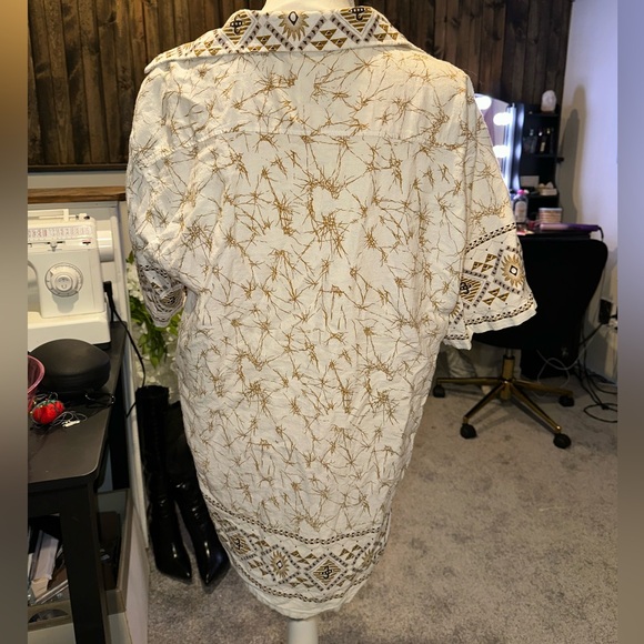 Cute button up! - Picture 2 of 4